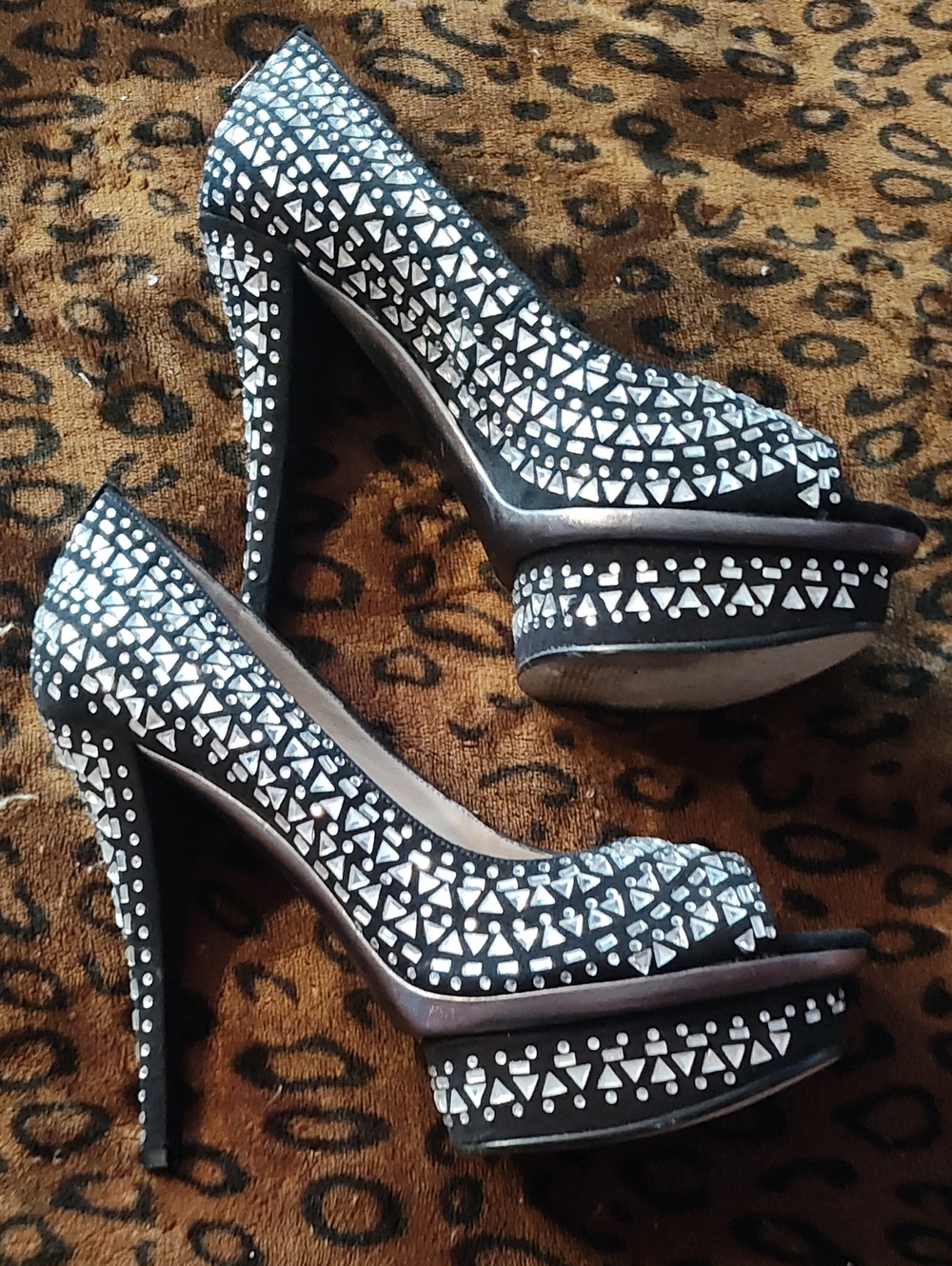Enzo anciolini Black Embellished Platform High Heels. Size 8